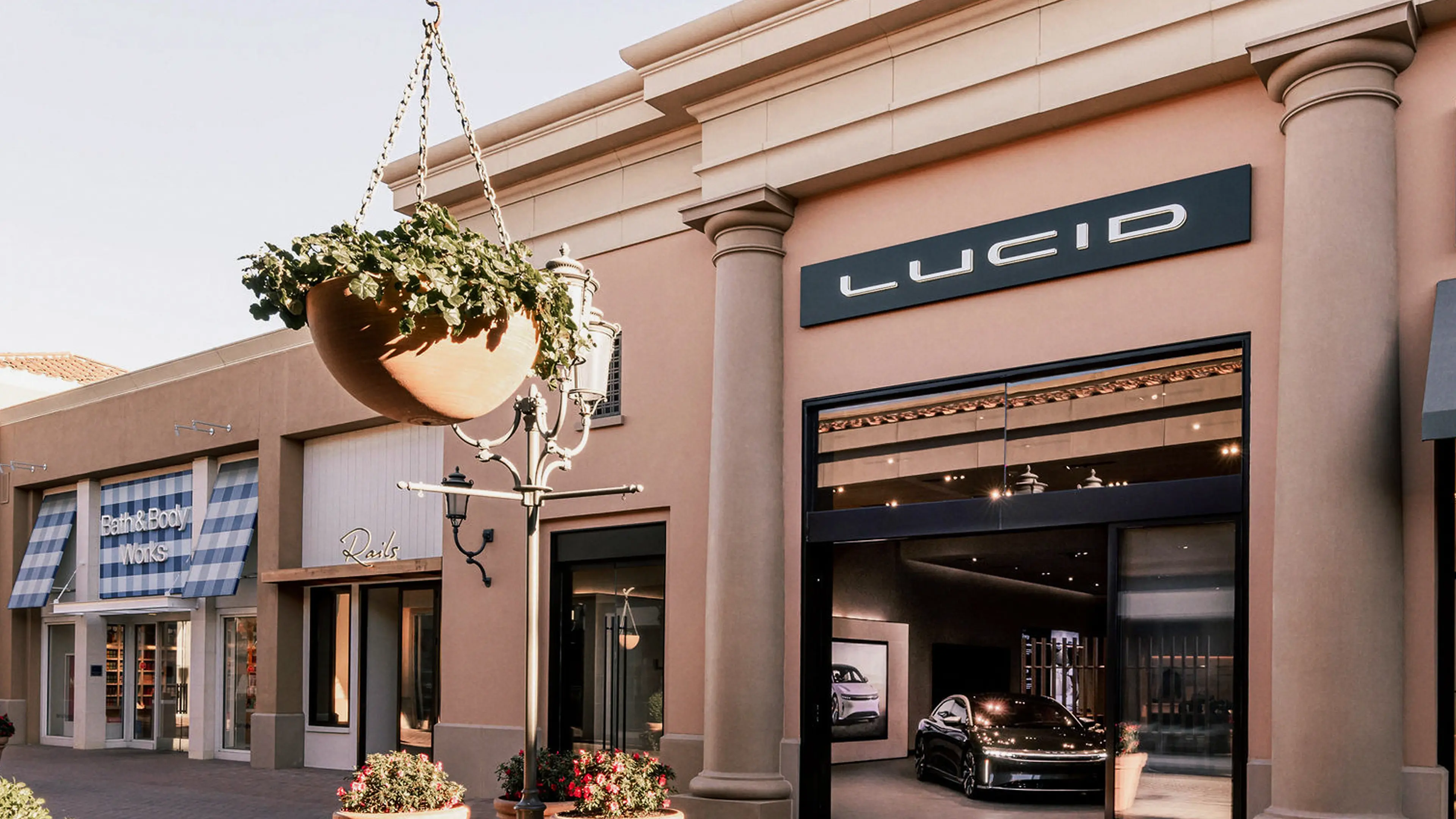 Fashion Island Studio