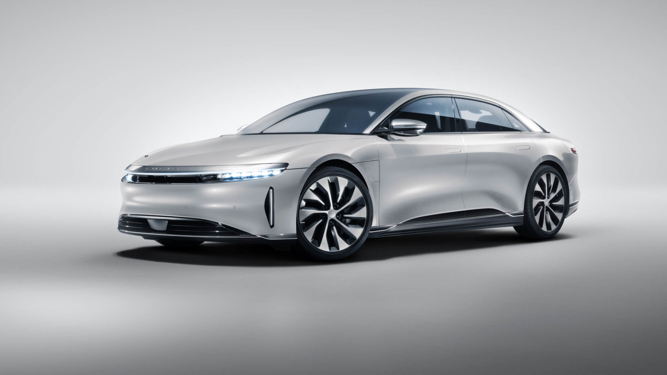 Lucid Air Grand Touring white